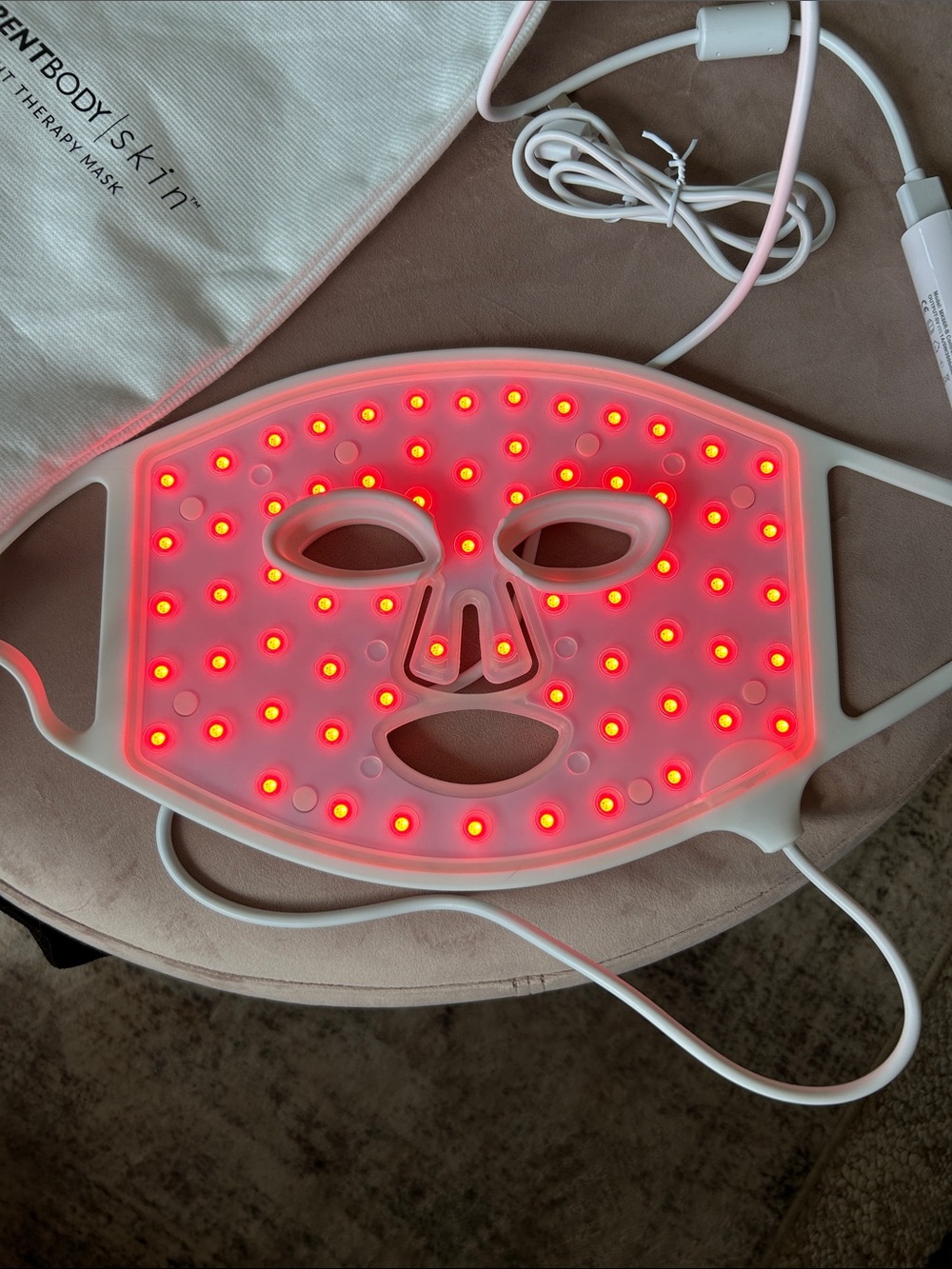 CurrentBody Skin White LED Therapy Facial Mask - White - Picture 2 of 3
